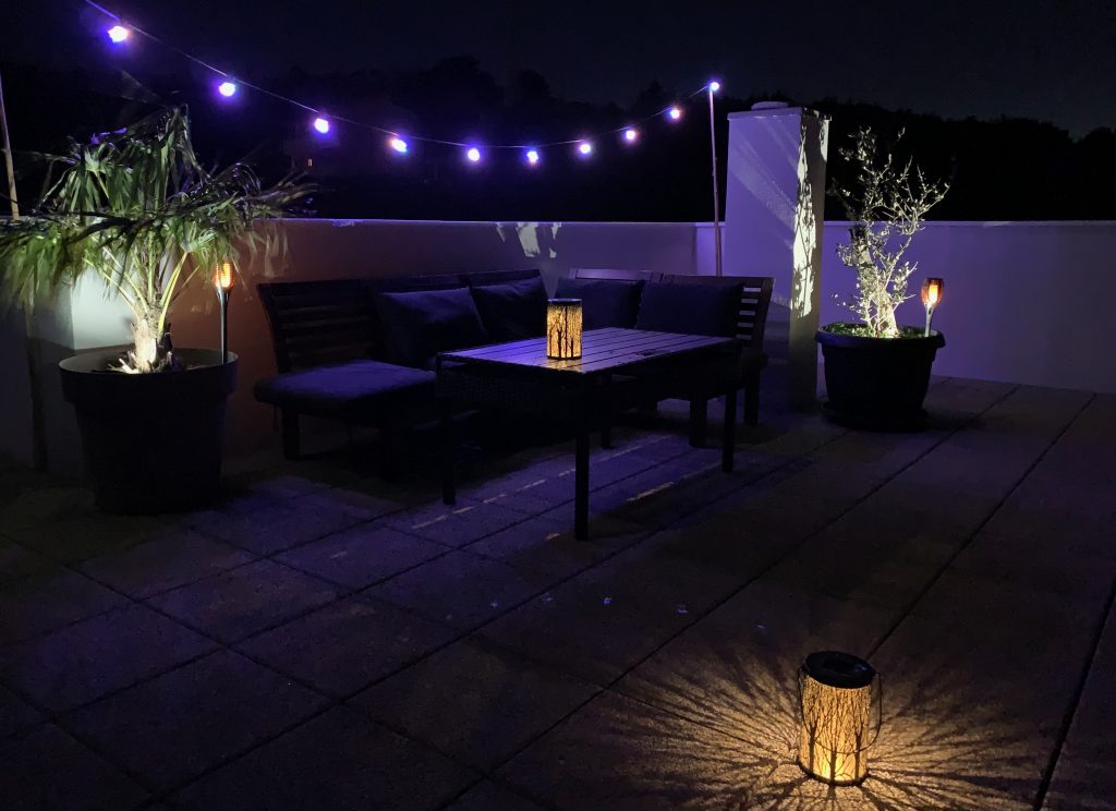 Rooftop terrace with dining area at MiaBella Resort